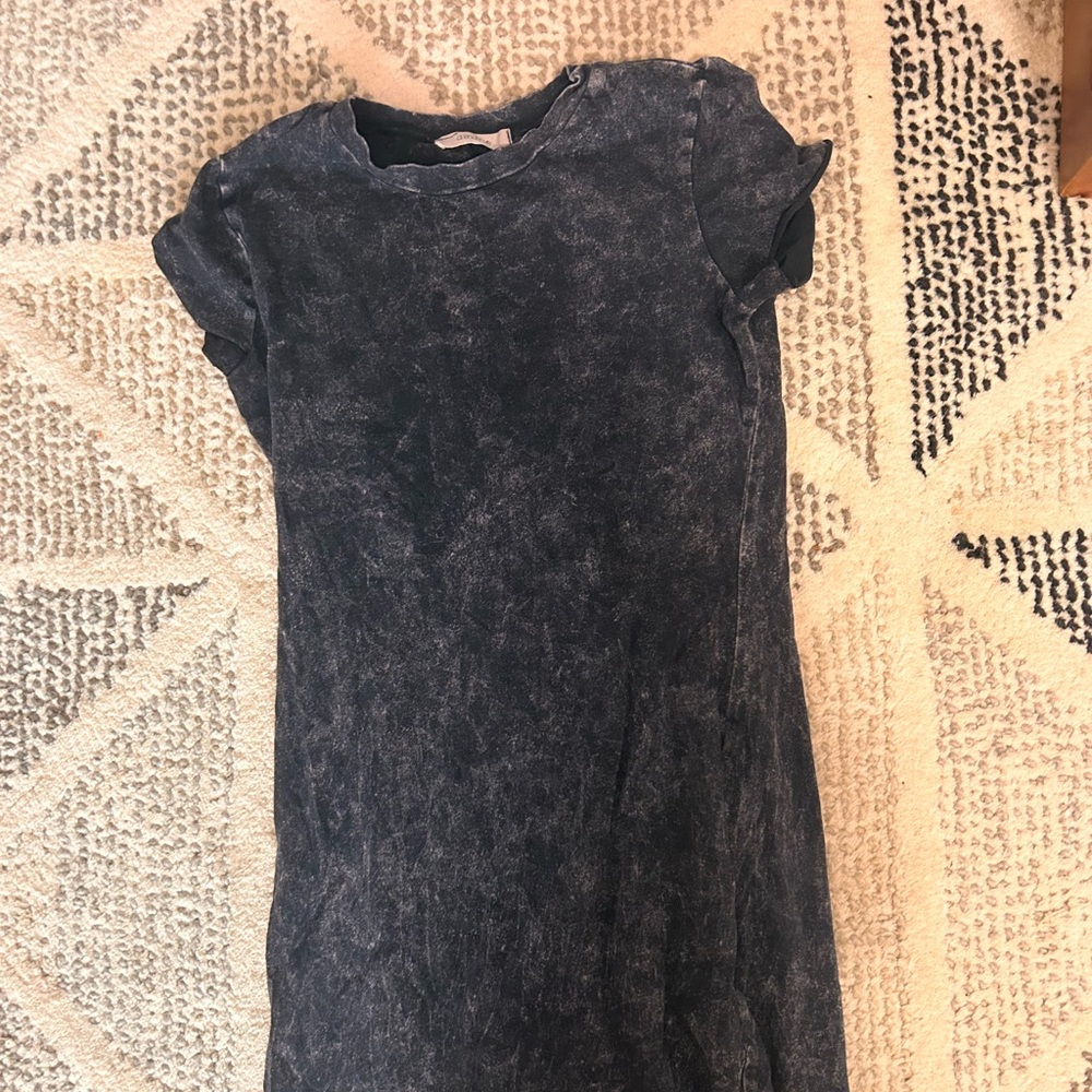 AMANTE: tight, washed out black dress